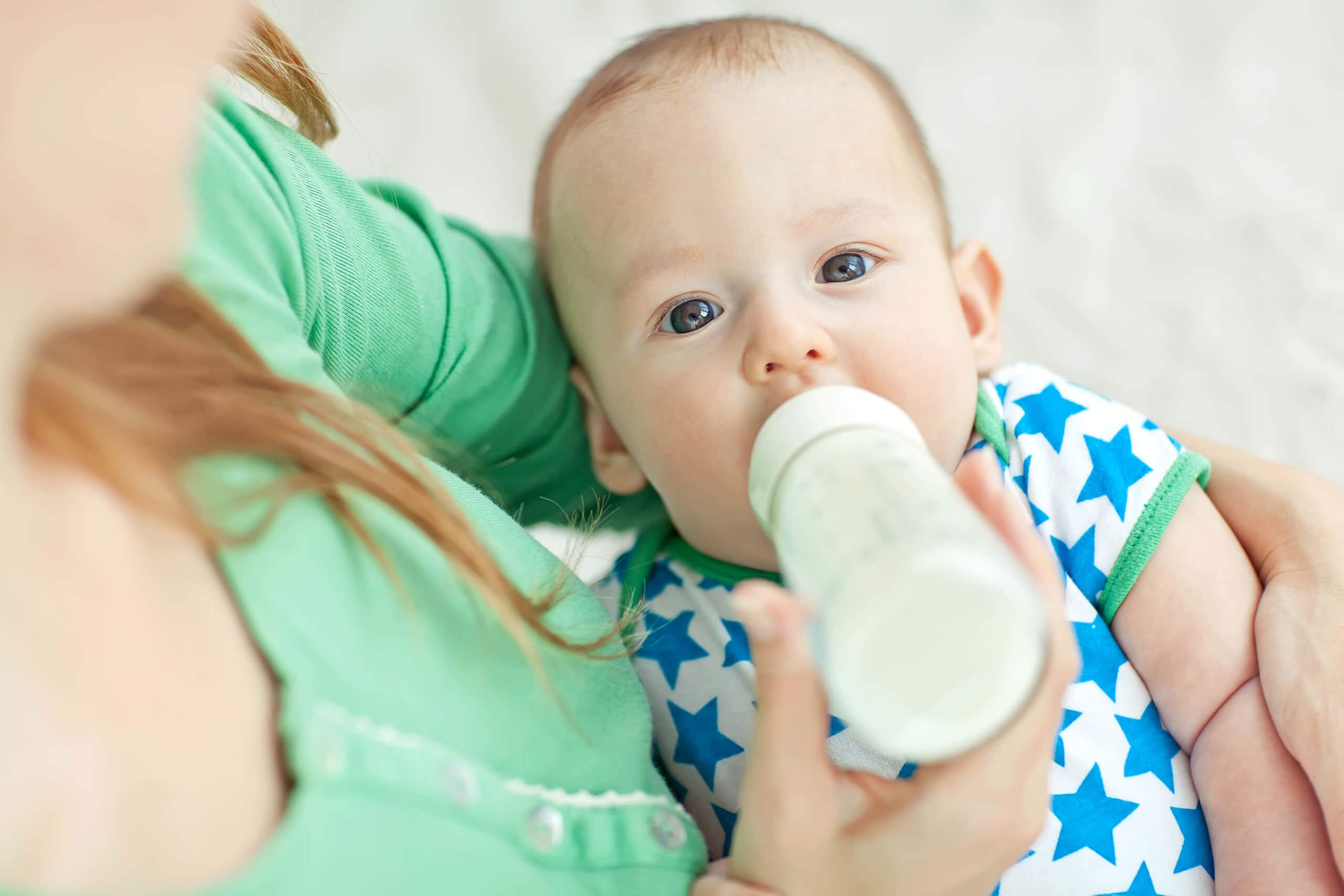 Môžu deti piť kravské mlieko už od 6. mesiaca po obdobiu výhradného dojčenia?